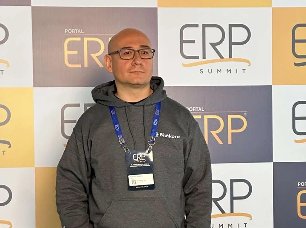 Augusto Romero, CEO de Bitákora, durante su intervención en el ERP Summit 2025.