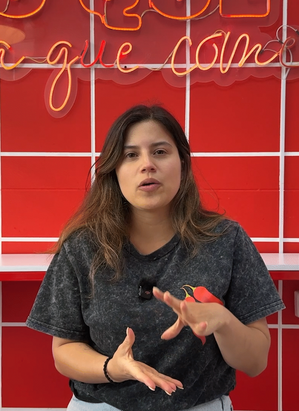 Erika Medina, de La Chaparra, hablando sobre Bitákora